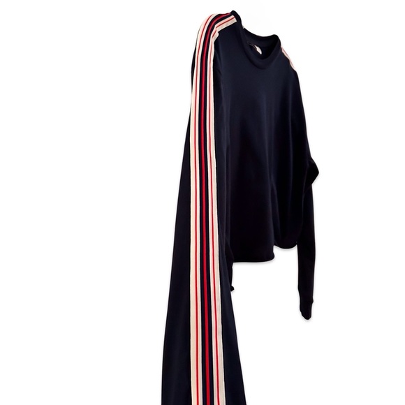 Women's Aritzia TNA Cropped Navy with Racer Stripe on Sleeve size Small - Picture 7 of 9